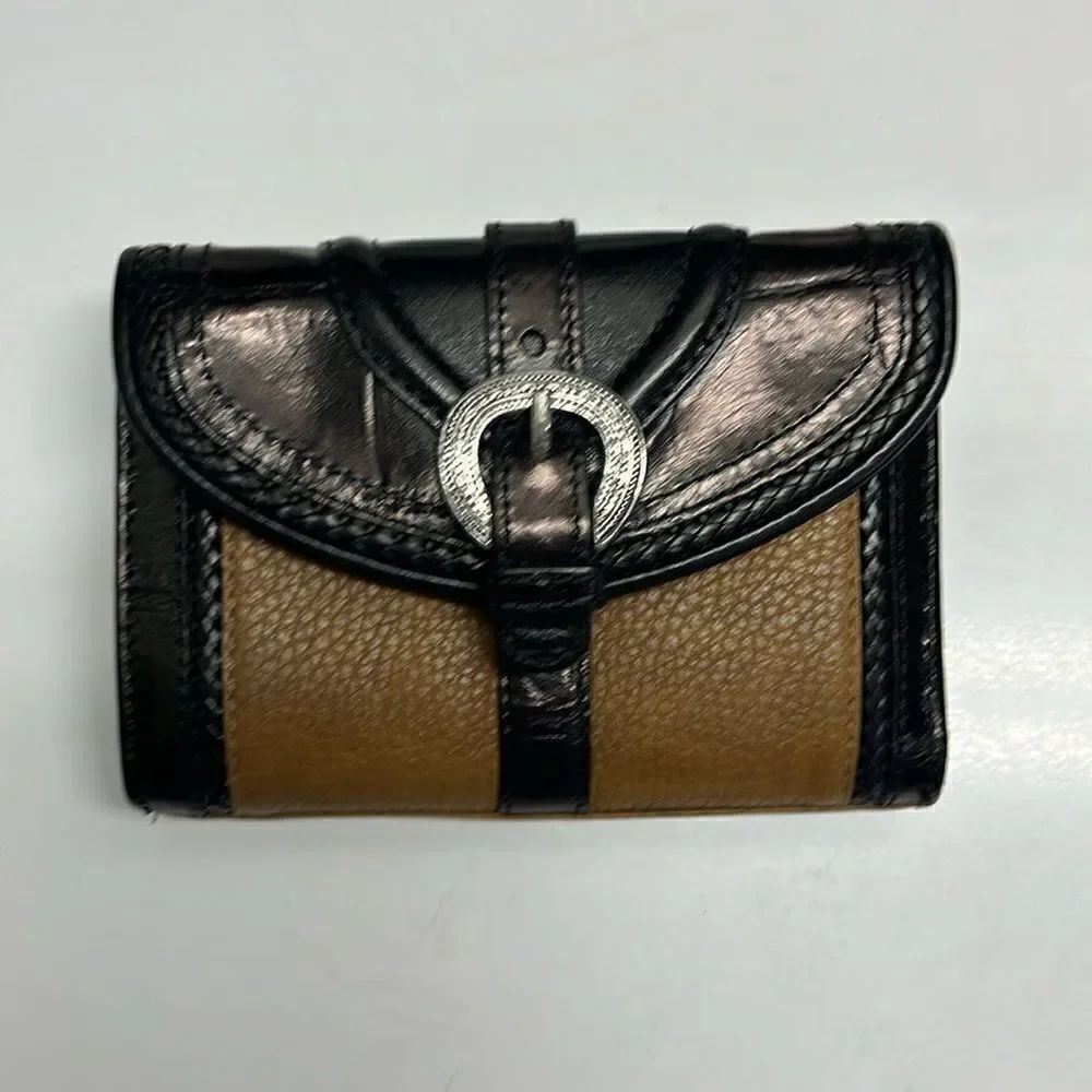 Brighton Tri-fold BrownโBlack Silver-Tone Magnetic Closure VariousโCompartments